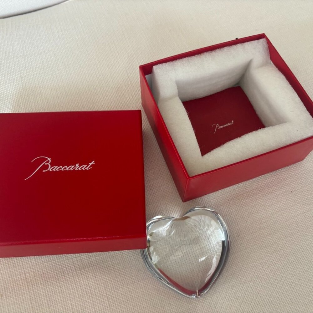 Baccarat Puffed Heart paper weight